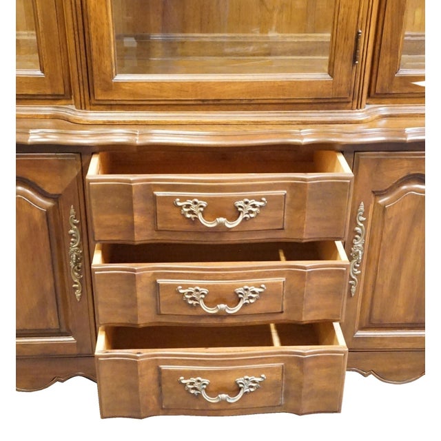 Brown Thomasville Furniture Tableau Collection Country French Provincial 50" Lighted Display China Cabinet 14121-410 For Sale - Image 8 of 16