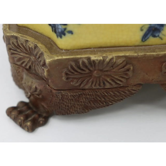 Vintage Wong Lee 1895 Chinoiserie Rococco Yellow & Blue Porcelain Ormolu Bronze Decorative Container For Sale - Image 12 of 12