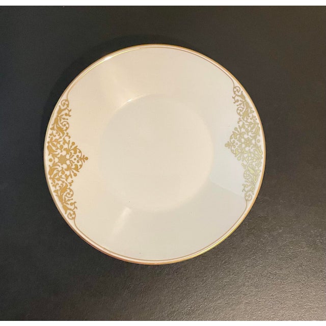 1990s Wedgwood Bone China Vera Wang Empress Jewel Dinner Set- 5 Pieces For Sale - Image 9 of 12
