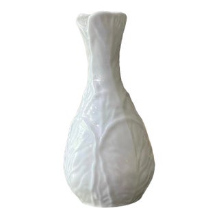 Cabbage Leaf Pattern Bone White China 5.5” Coalport Vase Single Stem Bud Vase For Sale