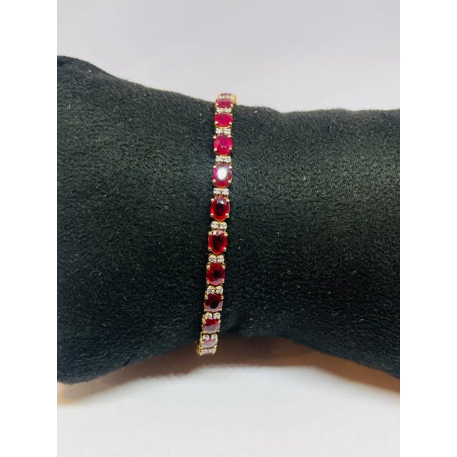 Natural 18k Gold Ruby 9.75ct & Diamond 0.43ct Bracelet For Sale In New York - Image 6 of 10