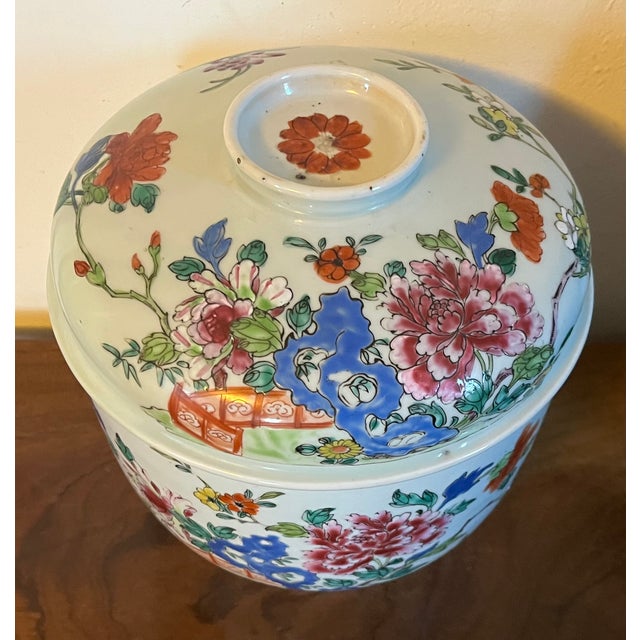Antique 19th Century Chinese Export Porcelain Jar and Cover in Famille Rose Palette For Sale - Image 10 of 12