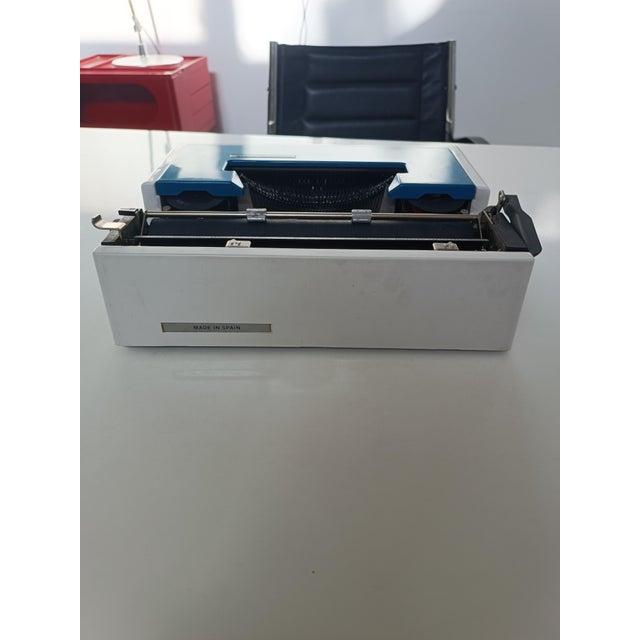 Turquoise Space Age Model 315 Typewriter from Underwood, 1970s For Sale - Image 8 of 15