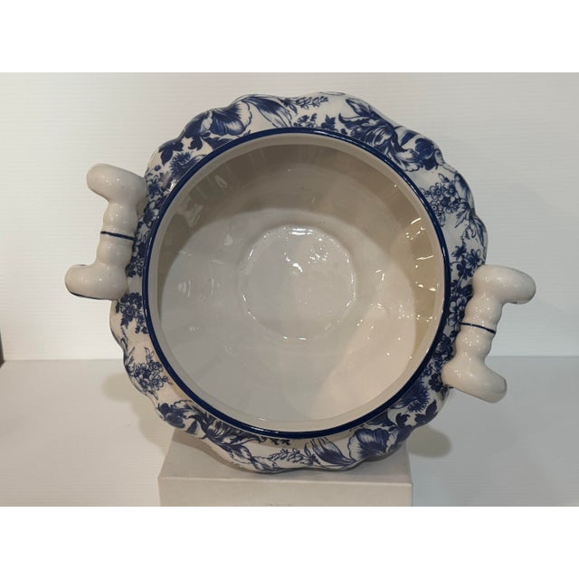 Mid 20th Century Royal Worcester Blue & White Floral Covered Tureen With Underplate For Sale In Phoenix - Image 6 of 11