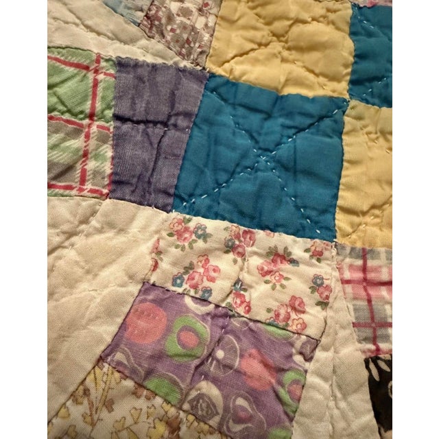 Vintage Handmade Double Wedding Ring Quilt, Scalloped Edge, 70” X 70” For Sale - Image 11 of 11