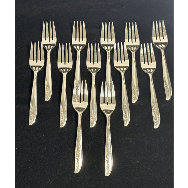 Silver Vintage William Rogers Oneida Ltd. 1962 Lady Catherine Silver Plate Flatware Set Service for 12 For Sale - Image 8 of 12