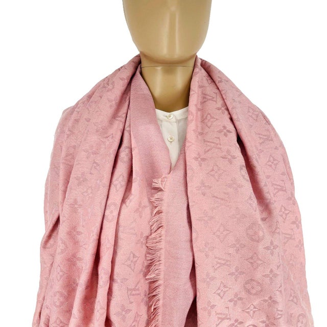 Early 21st Century Louis Vuitton Pink 60% Silk 40% Wool Large Shawl For Sale - Image 5 of 8