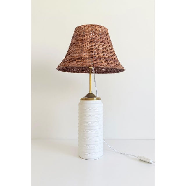 Metal Mid-Century Marbella Style White Ceramic, Brass and Wicker Table Lamp from Carstens Tönnieshof, 1960s For Sale - Image 7 of 15