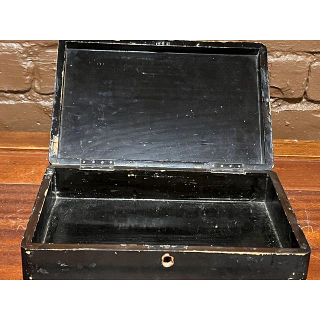 Antique Japanese Lacquer Box Iris Flower & Bird Motif Black Red Gilt For Sale - Image 4 of 8