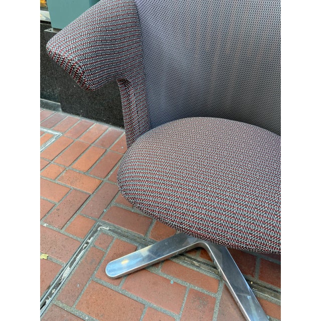 Modern Modern Steelcase I2i Dual Swivel Ergonomic Lounge Chairs - a Pair For Sale - Image 3 of 12