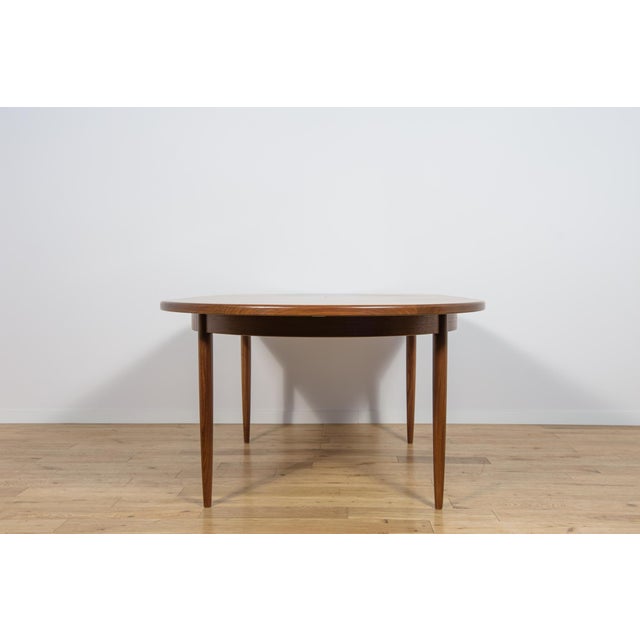 1960s Mid-Century Modern Teak Oval Dining Table from G-Plan, United Kingdom, 1960s For Sale - Image 5 of 18