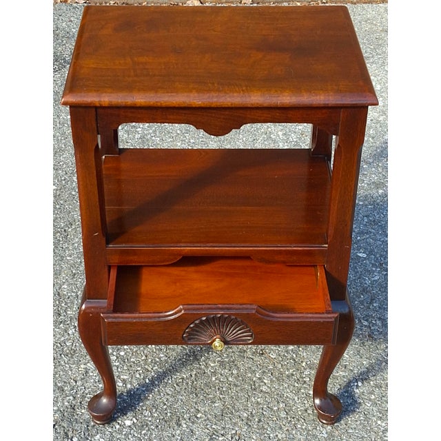 Mid 20th Century Ritter Georgetown Galleries Queen Anne Style Mahogany Tier Side Table Nightstand For Sale - Image 9 of 11