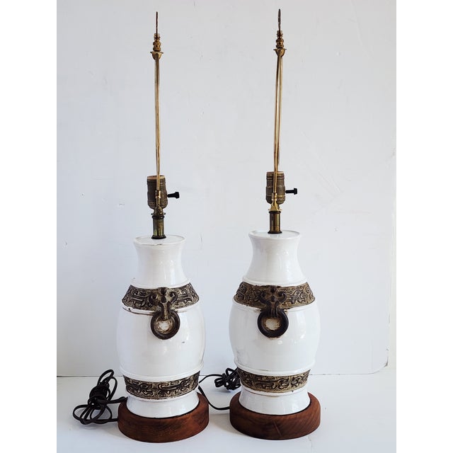 Hollywood Regency Mid Century Ugo Zaccagnini Pottery Table Lamps-a Pair For Sale - Image 3 of 17