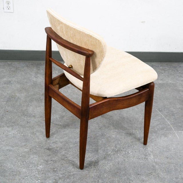 Mid-Century Modern Mid Century Danish Modern Dining Chair John Stuart Wood Walnut Off White Cream For Sale - Image 3 of 12