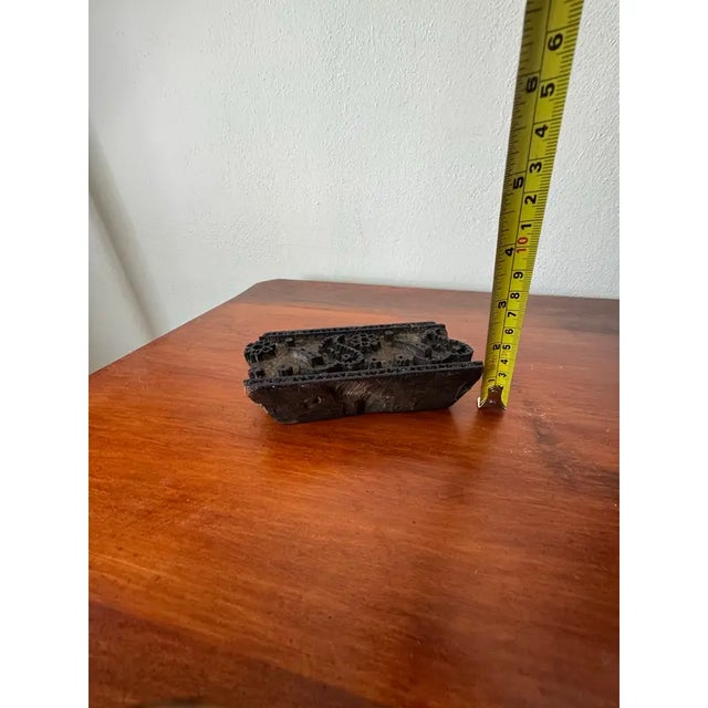 Pair of Vintage Indian Wooden Textile Printing Blocks – Floral Border & Rosette Stamps, Hand‑Carved For Sale - Image 11 of 15