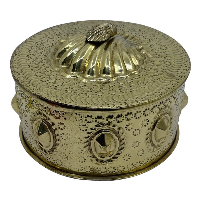 Vintage Brass Shell Designed Trinket/ Jewelry Box For Sale