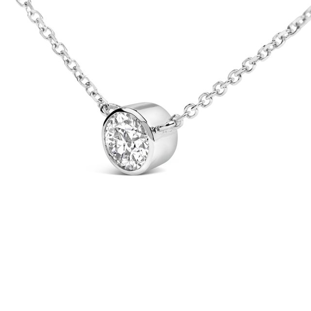 Contemporary 14K White Gold 1.00 Cttw Bezel Set Round Lab-Grown Diamond Solitaire 18" Pendant Necklace (F-G Color, VS1-VS2 Clarity) For Sale - Image 3 of 5