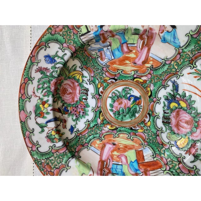 Chinoiserie Chinese Export Porcelain Rose Medallion Soup Bowl, 19th Century For Sale - Image 3 of 6