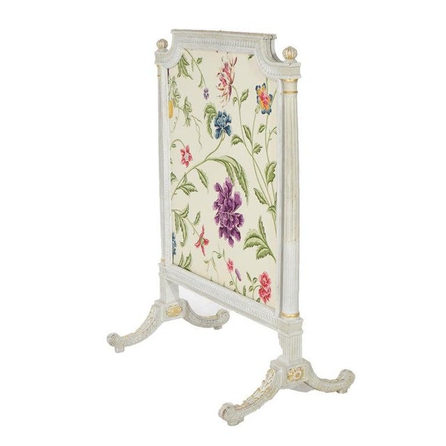 French Louis XVI Style White & Gilt Fire Screen With Floral Fabric, 20th C For Sale - Image 16 of 16