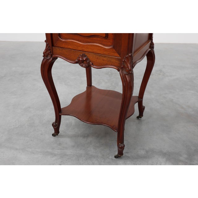 Walnut Louis XV Nightstands with Carrara Marble Tops, France, 1900, Set of 2 For Sale - Image 15 of 17