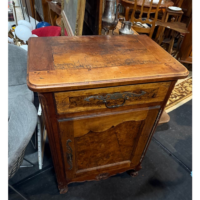 Louis XV Buffet in Elm and Walnut For Sale - Image 3 of 4