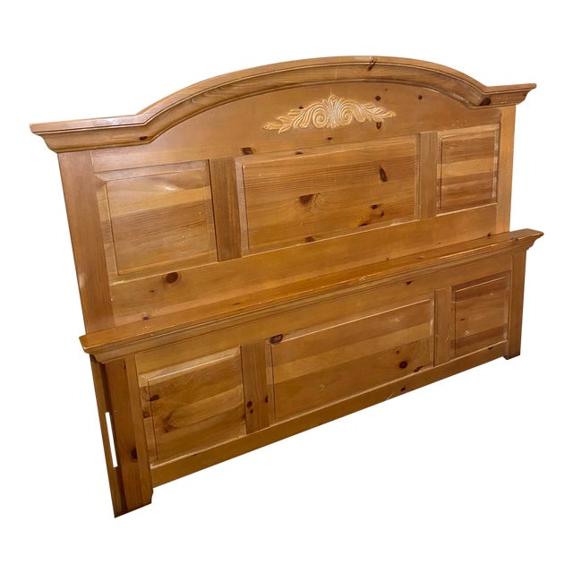 Broyhill Fontana Distressed Pine Queen/Full Headboard and Footboard
