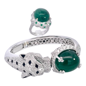 Emerald Diamond Onyx Panthere Bracelet With Large Cabochon Emerald 29.78 CTS