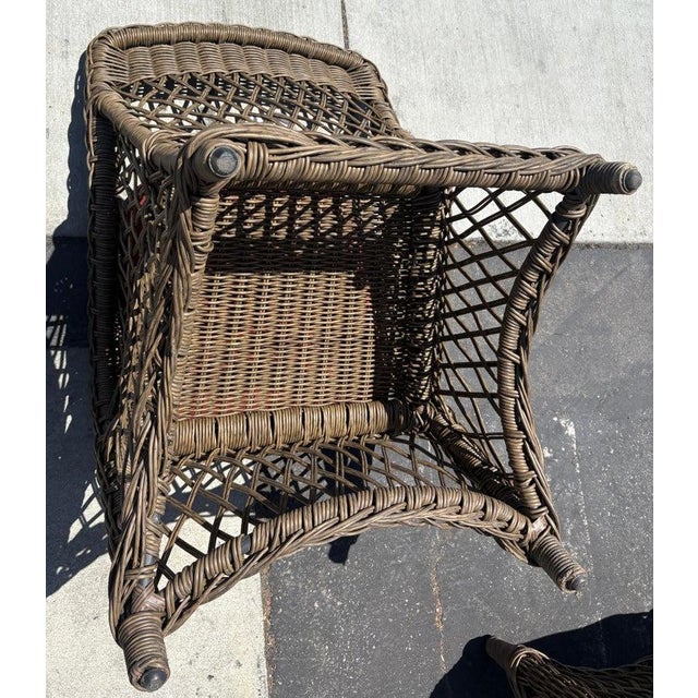 Pair of Bar Harbor Wicker Arm Chairs in Original Surface For Sale In Los Angeles - Image 6 of 6