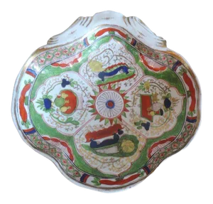 18th Century English Worcester Imari Porcelain Dragon in Compartment or Bengal Tiger Pattern Shrimp Shell Dish