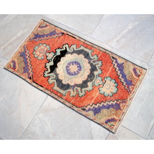 1960s Hand Knotted Door Mat, Entryway Rug, Bath Mat, Kitchen Decor, Rug, Turkish Rug - 1'5" X 2'6" For Sale - Image 10 of 13