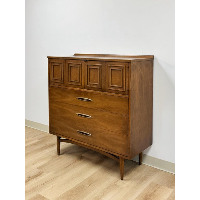 Mid-Century Modern Vintage Chest Broyhill Sculptra MCM Gentleman's Tallboy Three Drawer Cabinet Dresser For Sale - Image 3 of 18