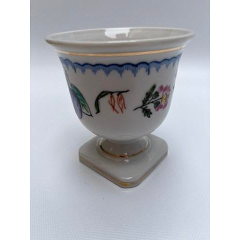 Small Antique Porcelain Footed Cup For Sale - Image 6 of 9