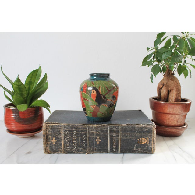 Vintage Folk Art Artisan Made Toucan Bird Design Nicaraguan Vase For Sale In Milwaukee - Image 6 of 9