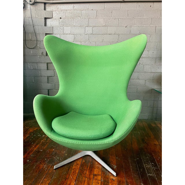 Mid-Century Modern, Lime Green Arne Jacobsen Egg Chair for Fritz Hansen For Sale - Image 9 of 12