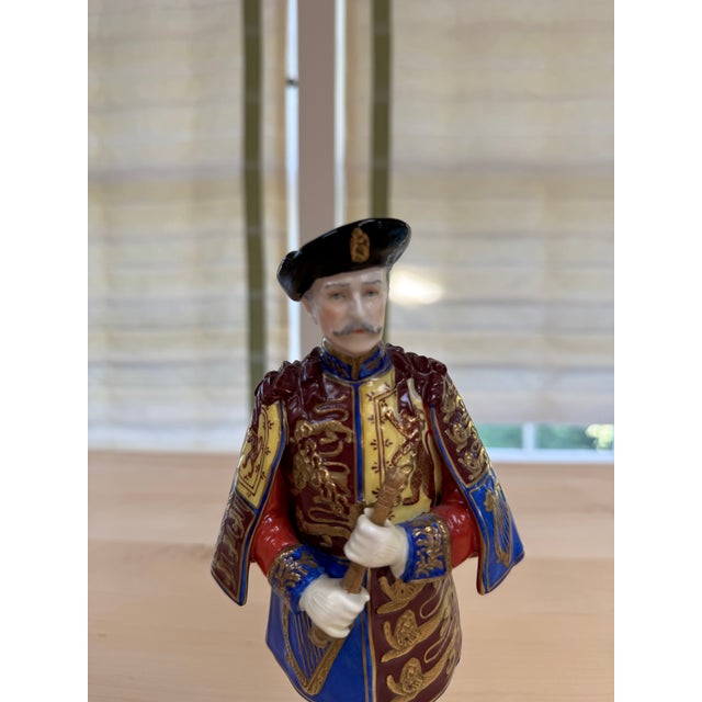 A beautiful, finely detailed Dresden figuring of an Ulster King of Arms