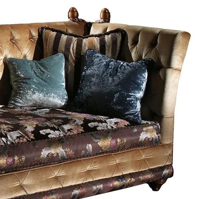 Lubov is the classic dormouse created by the internal study of Bedding Atelier, a company that since 1970 has handcrafted...