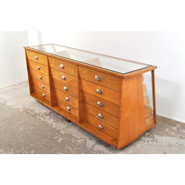 Art Deco Shop Display Cabinet in Oak, 1930s For Sale - Image 15 of 18