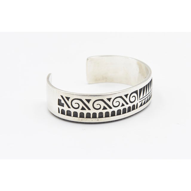 Rustic Vintage Hopi Native American Overlay Sterling Silver Cuff Bracelet by Chalmers Day For Sale - Image 3 of 12