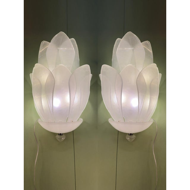 2020s Set of Two Contemporary Venetian Sanded Murano Style Glass Floreal Wall Sconces by Simoeng For Sale - Image 5 of 10