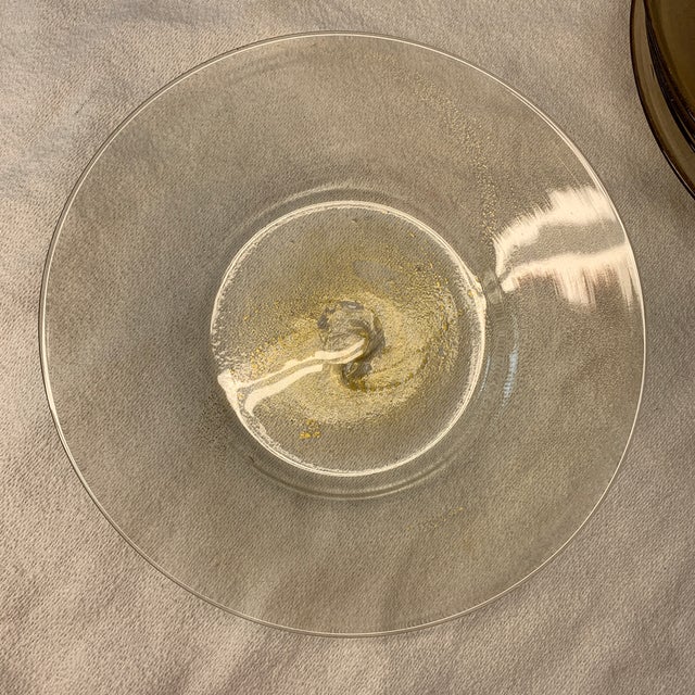 Art Deco 1940s Hand-Blown Murano Plates With Aventurine Gold Flakes- Set of 6 For Sale - Image 3 of 3