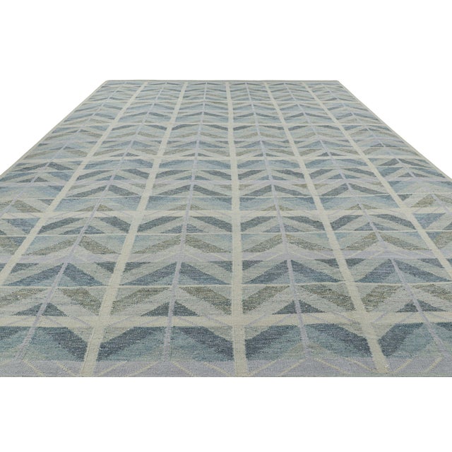 Made with handwoven wool, this 14x20 oversized rug is an exciting new addition to Rug & Kilim’s Scandinavian rug...