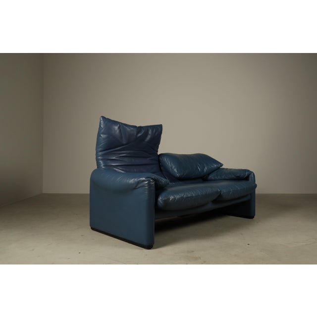 Animal Skin Maralunga 2-Seater Sofa in Blue Leather by Vico Magistrettifor Cassina, Italy, 1973 For Sale - Image 7 of 16