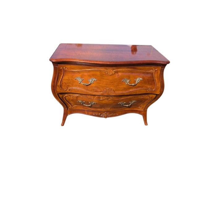 Henredon Pair of Vintage Henredon Louis XV Bombé Walnut Chests / Oversized Nightstands For Sale - Image 4 of 10