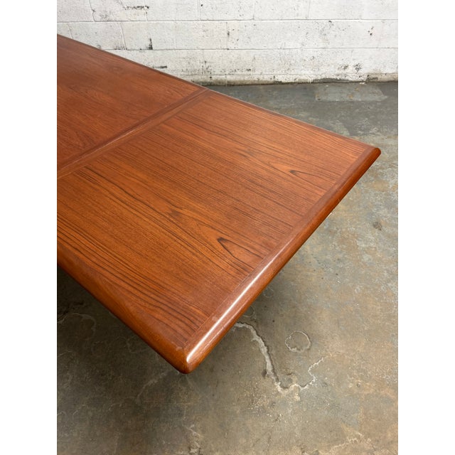 Brown Danish Extendable Teak Dining Table by Johannes Andersen for Uldum Mobelfabrik, 1960 For Sale - Image 8 of 11