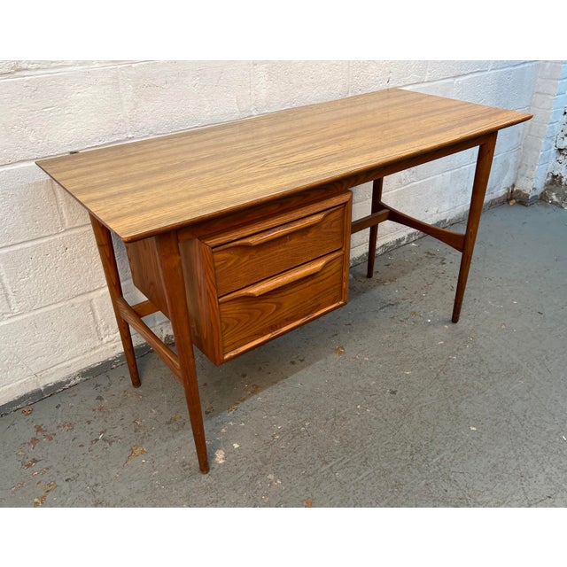 1960s Heywood Wakefield Laminate Top Student Desk W/ Chair For Sale In New York - Image 6 of 17