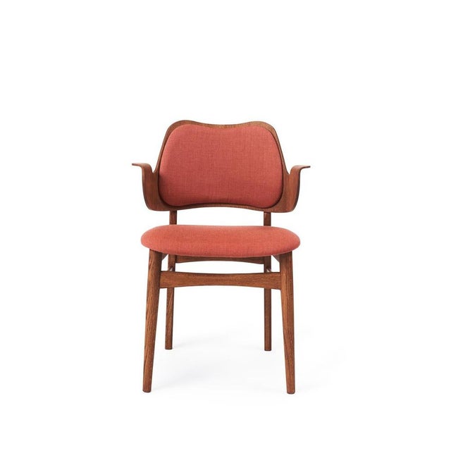 Gesture chair Canvas Teak Oiled Oak peachy pink by Warm Nordic Dimensions: D56 x W53 x H 80 cm Material: Teak or white...