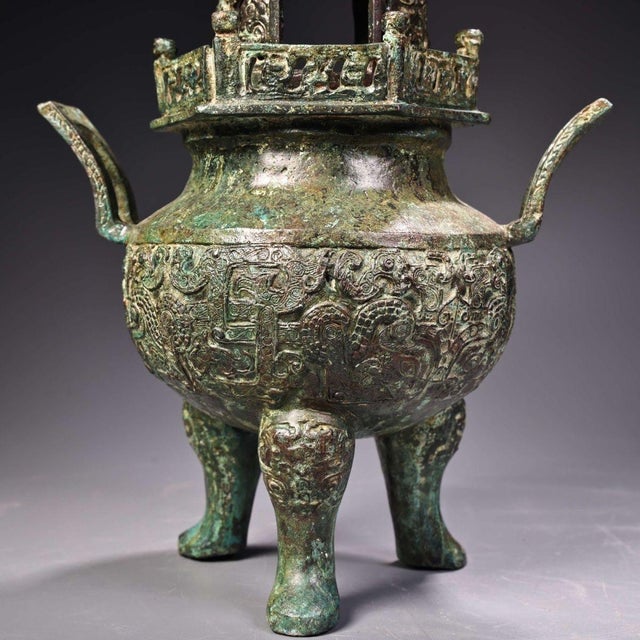 Early 20th Century Bronze Pagoda Censer – 16.9" Archaic Style Tripod Incense Burner For Sale In Los Angeles - Image 6 of 8