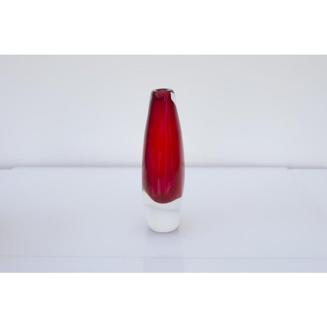 Glass Mid-Century Modern Scandinavian Sommerso Art Glass Vase by Ernst Gordon, 1960s For Sale - Image 7 of 12