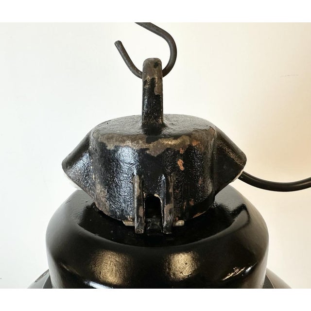 1960s Industrial Black Enamel Factory Lamp with Cast Iron Top from Elektrosvit, 1960s For Sale - Image 5 of 17