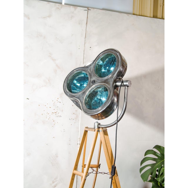 1990s Hospital Surgical Spotlight Floor Lamp on Army Crutch Tripod from Heraeus Hanaulux London, 1990s For Sale - Image 5 of 18